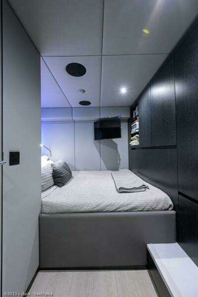 Sunreef 60 NERO- Aft Starboard Guest Cabin