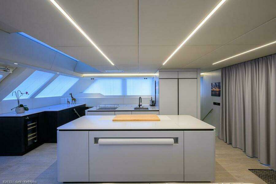 Sunreef 60 NERO- Galley