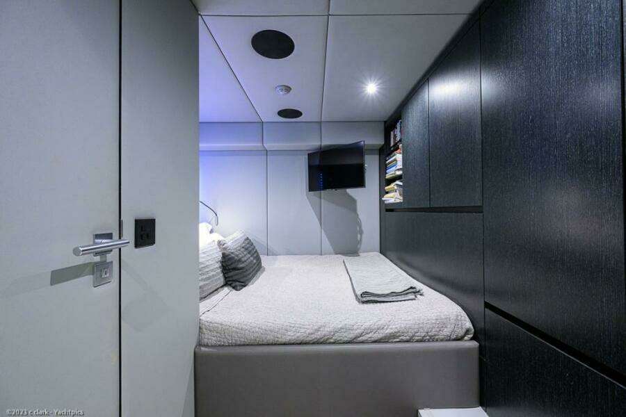 Sunreef 60 NERO- Aft Starboard Guest Cabin