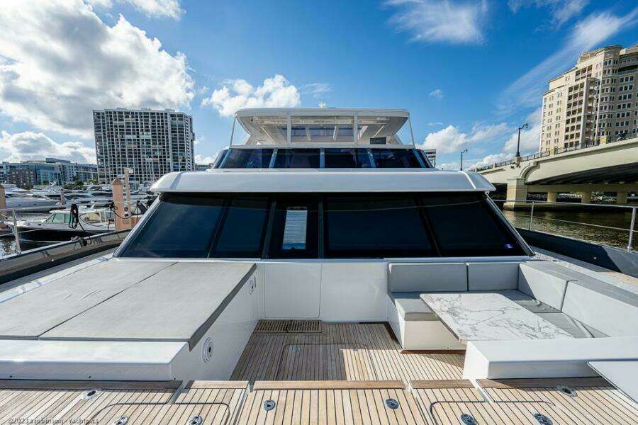 Sunreef 60 NERO- Bow 