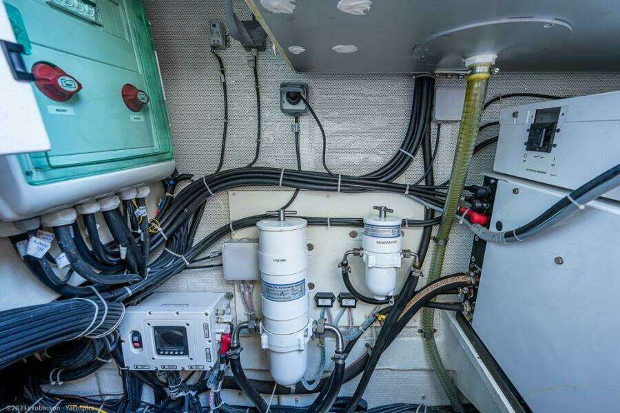 Sunreef 60 NERO- Engine Room