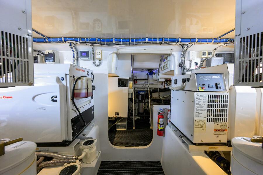 63' 2013 Hatteras GT63