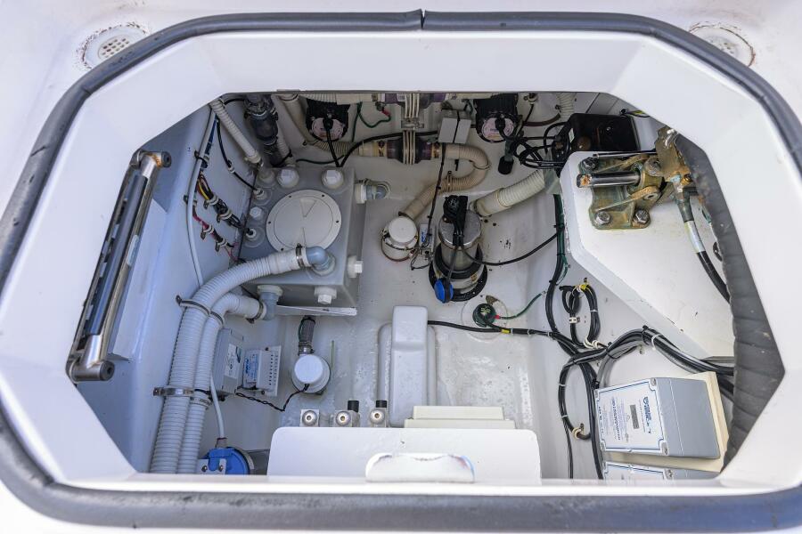 63' 2013 Hatteras GT63