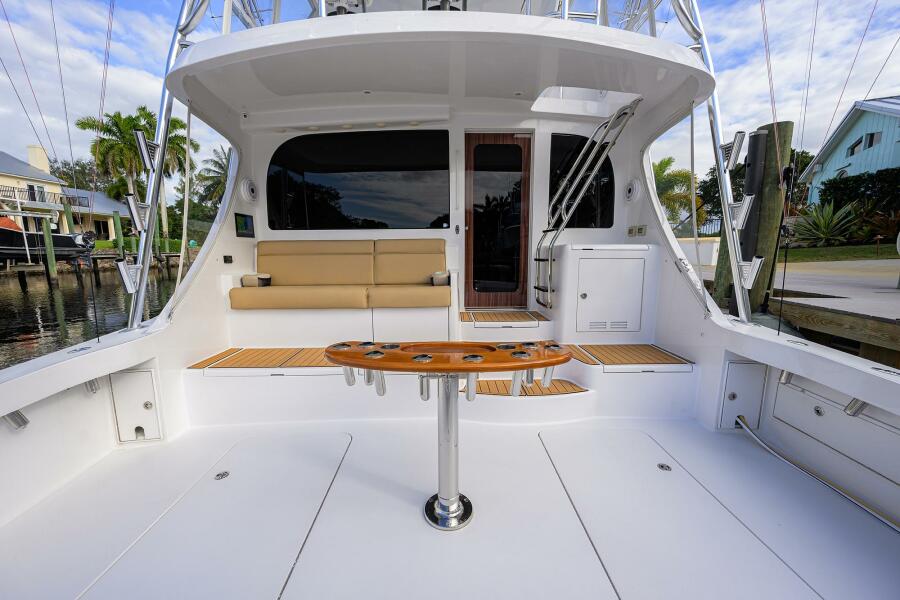 63' 2013 Hatteras GT63