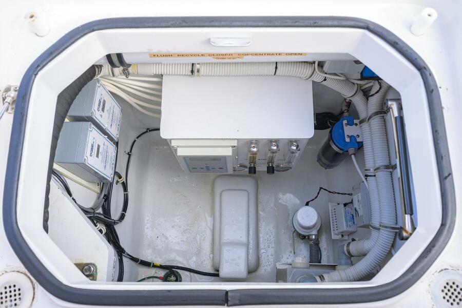 63' 2013 Hatteras GT63