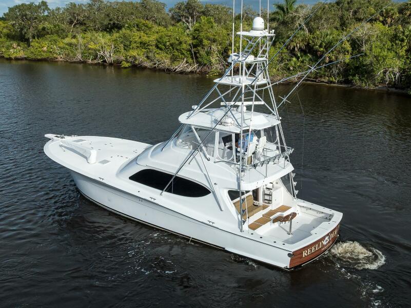 63' 2013 Hatteras GT63