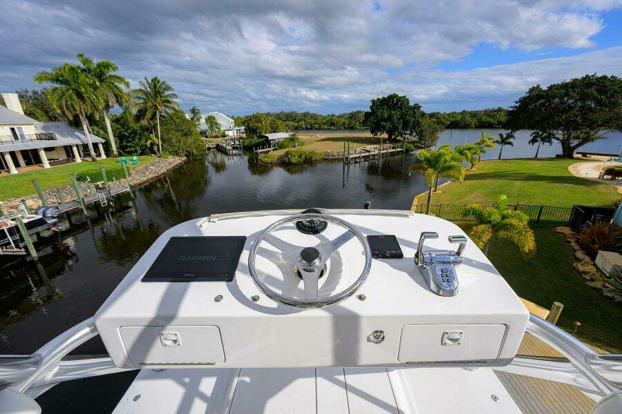 Hatteras 63 Reelin N Dealin - Exterior Tower