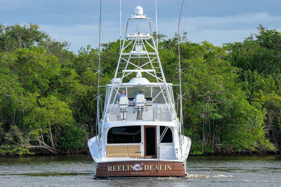 Hatteras 63 Reelin N Dealin - Exterior Profile