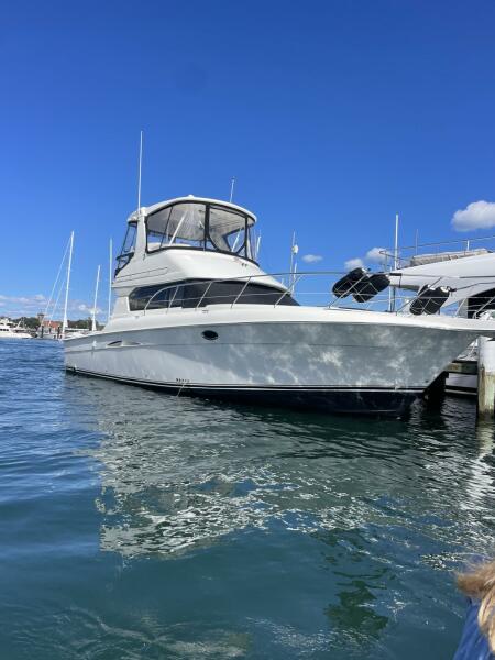 42' 2006 Silverton 42 Convertible