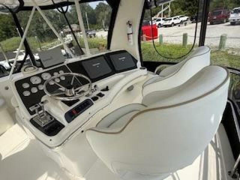 42' 2006 Silverton 42 Convertible