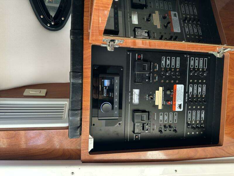 LAST ONE II 29ft Wellcraft Yacht For Sale