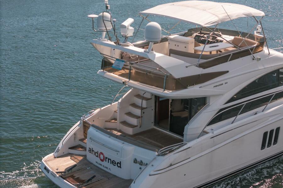 54' 2009 Princess 
