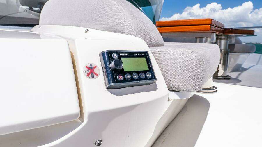 2022 Absolute 64 Navetta