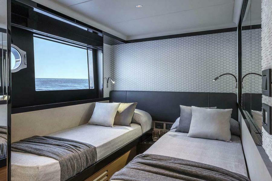 64' 2022 Absolute 64 Navetta