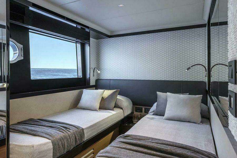 64ft Absolute Yacht For Sale