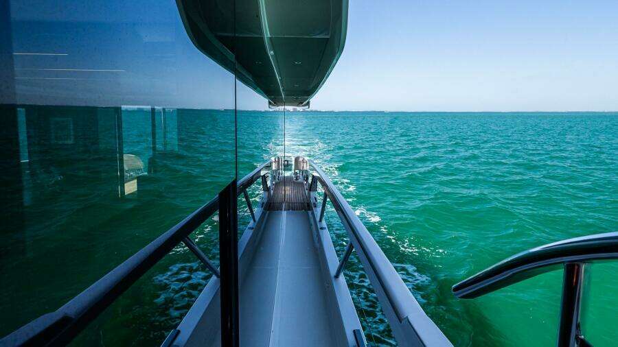 2022 Absolute 64 Navetta