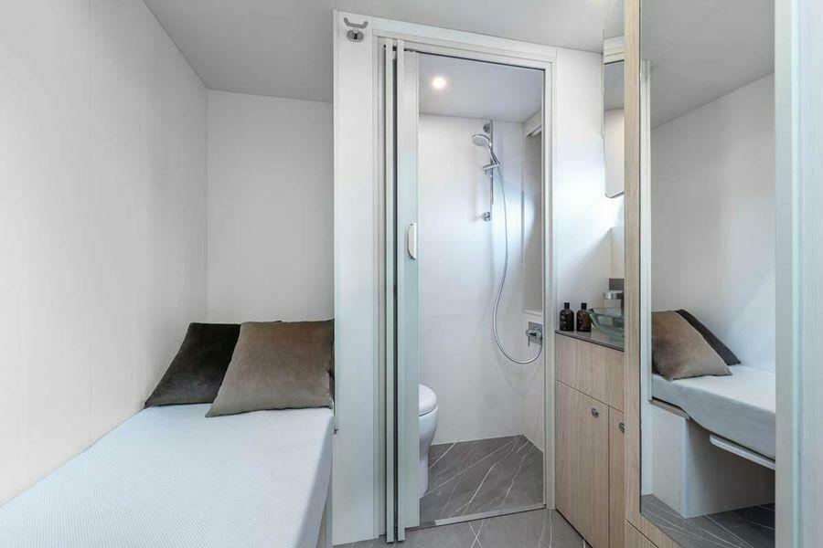 64' 2022 Absolute 64 Navetta