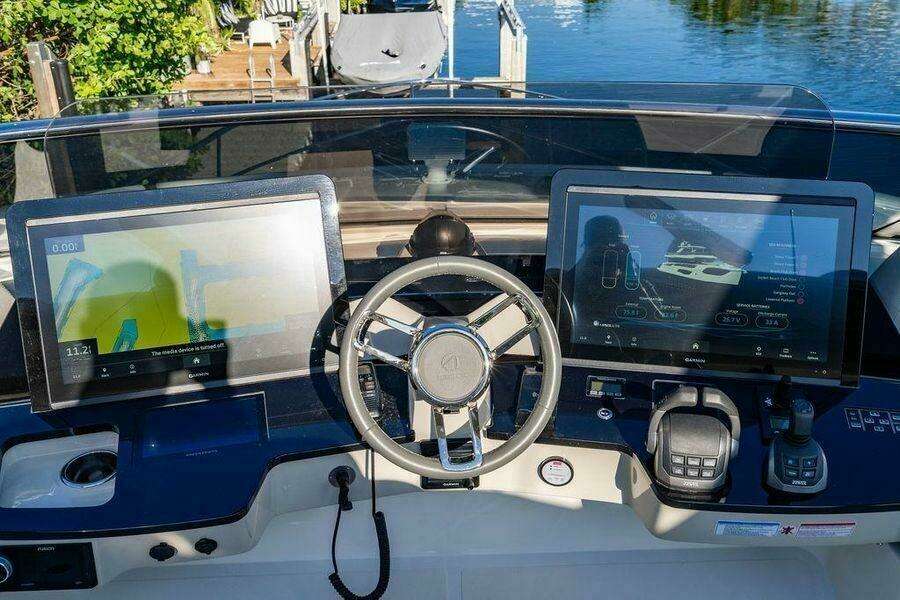 64ft Absolute Yacht For Sale