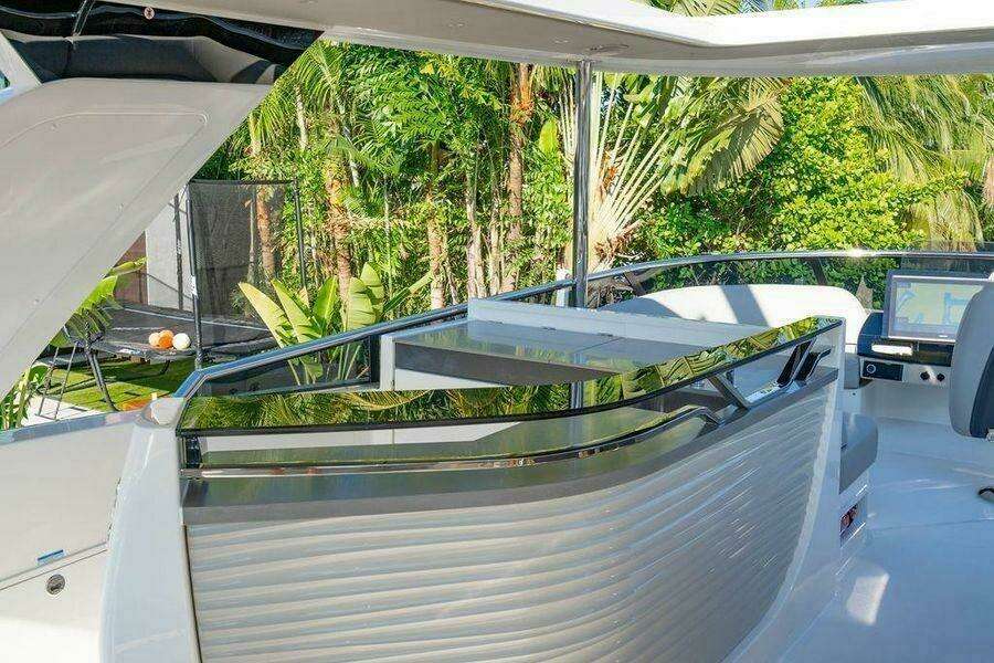 64ft Absolute Yacht For Sale