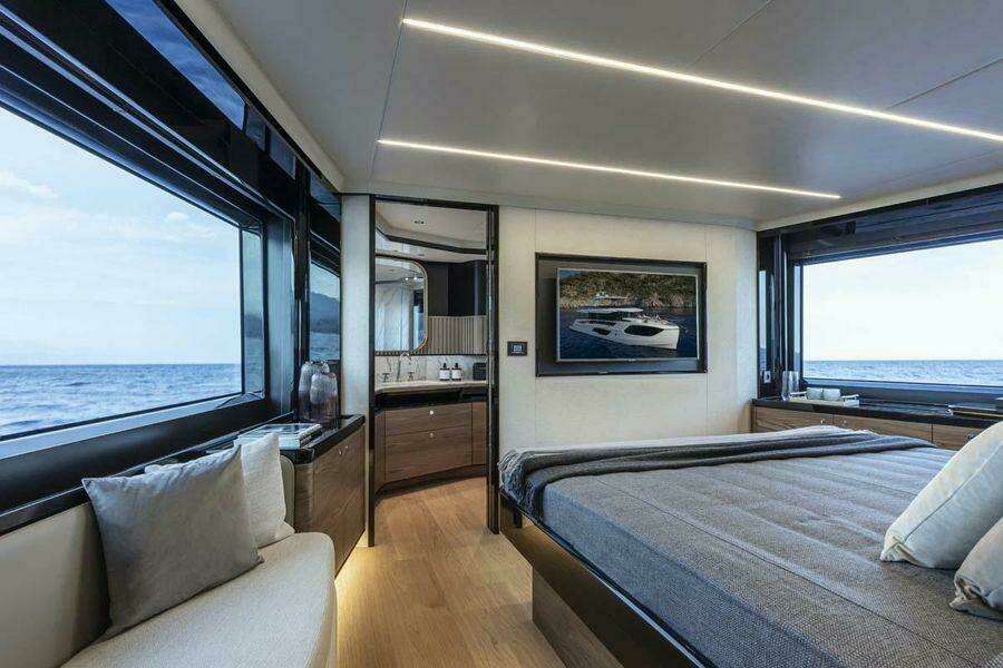 64ft Absolute Yacht For Sale