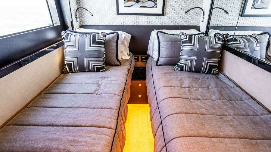 2022 Absolute 64 Navetta