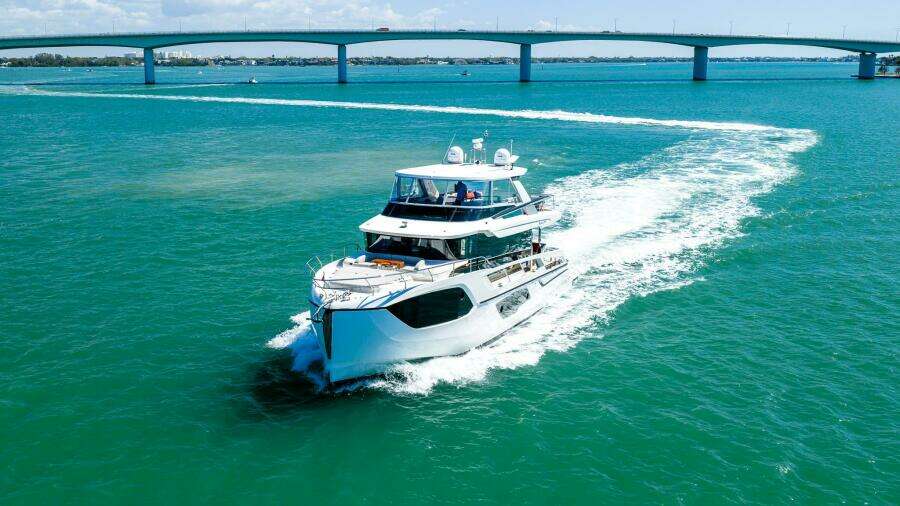 2022 Absolute 64 Navetta