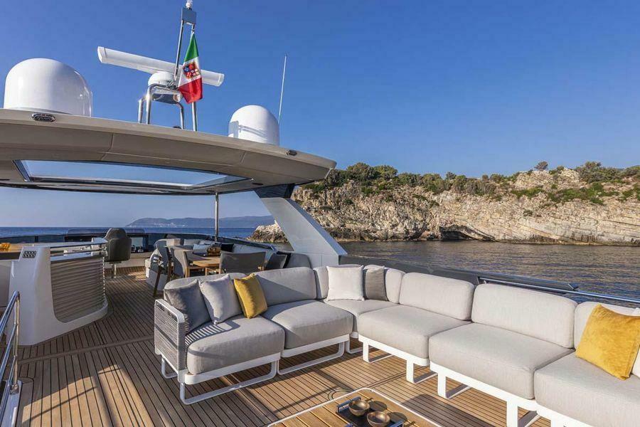64' 2022 Absolute 64 Navetta
