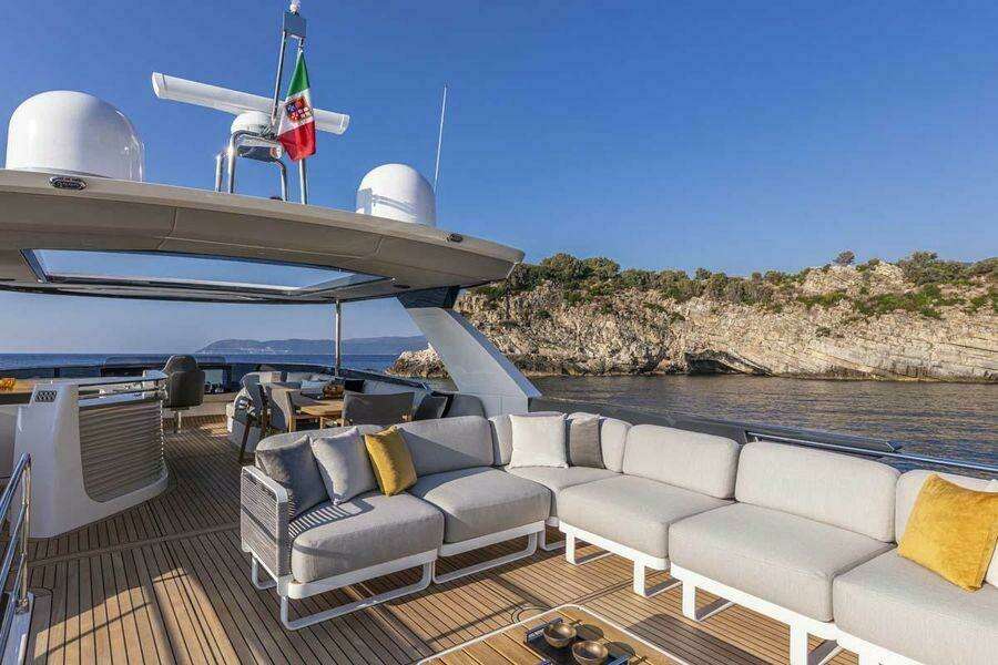 64ft Absolute Yacht For Sale