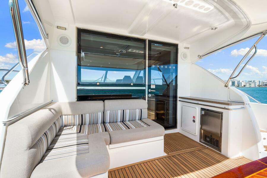 50' 2016 Riviera 5000 Sport Yacht