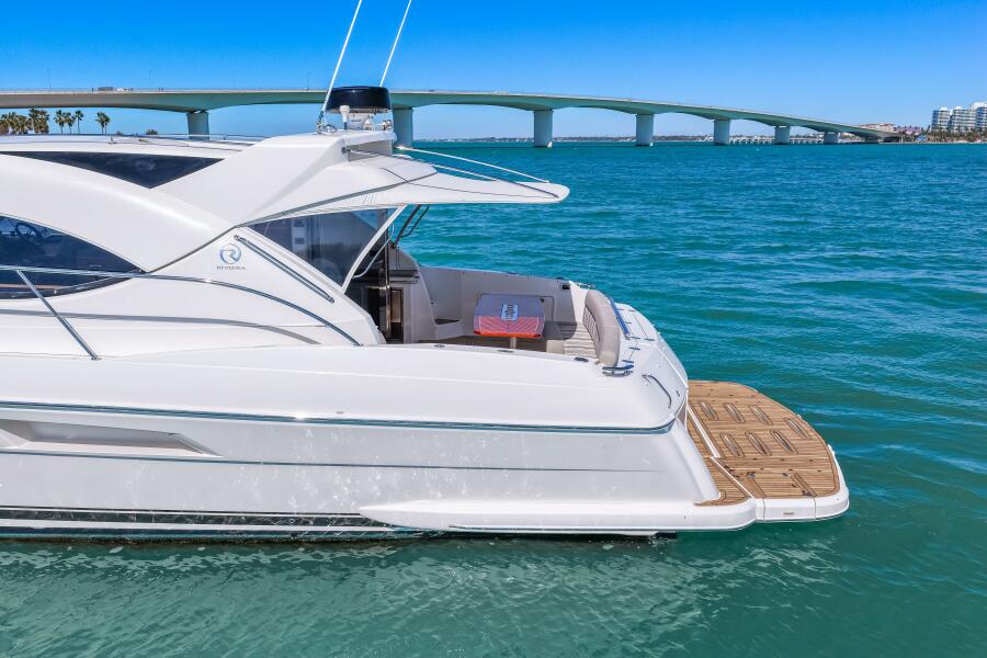 50' 2016 Riviera 5000 Sport Yacht
