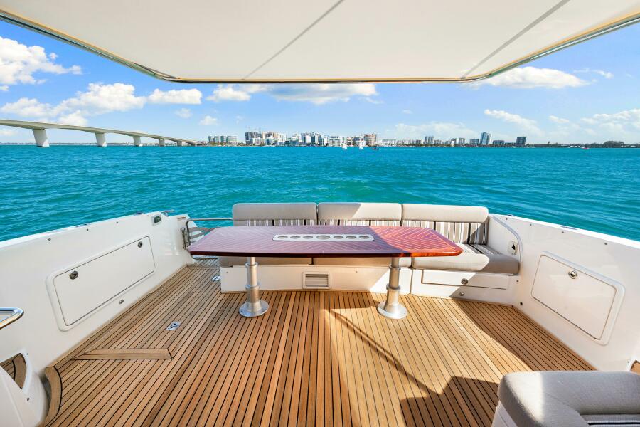 50' 2016 Riviera 5000 Sport Yacht