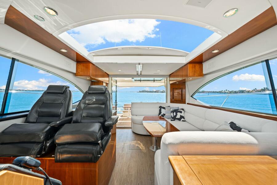50' 2016 Riviera 5000 Sport Yacht