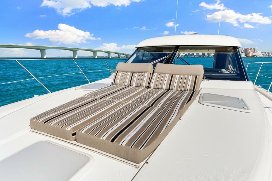 50' 2016 Riviera 5000 Sport Yacht