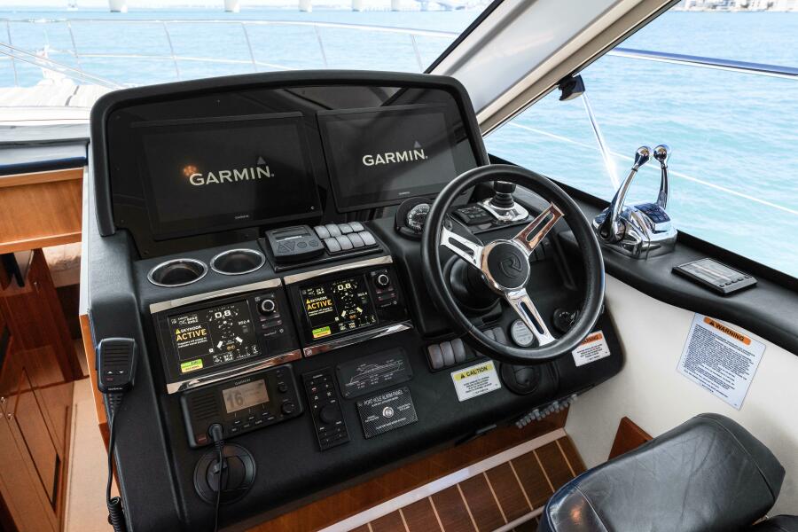 50' 2016 Riviera 5000 Sport Yacht