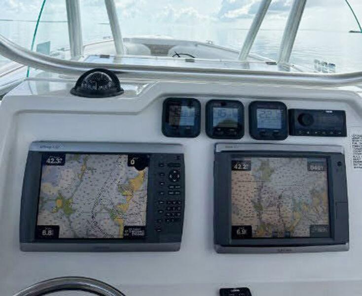 29' 2013 Sailfish 290 CC