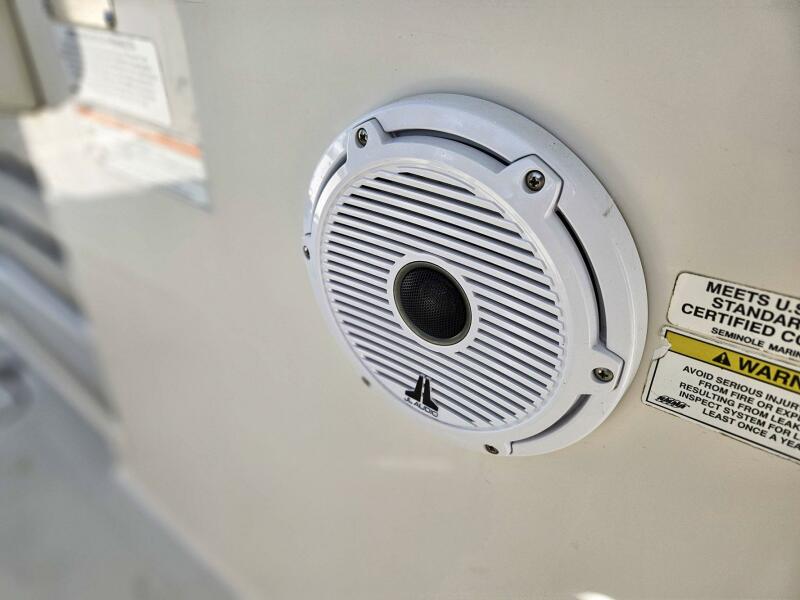 29' 2013 Sailfish 290 CC