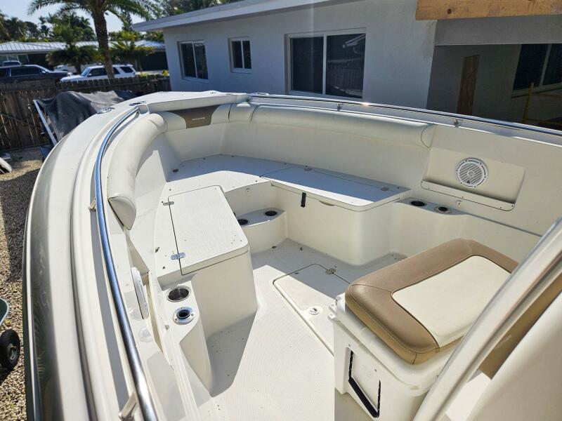 29' 2013 Sailfish 290 CC