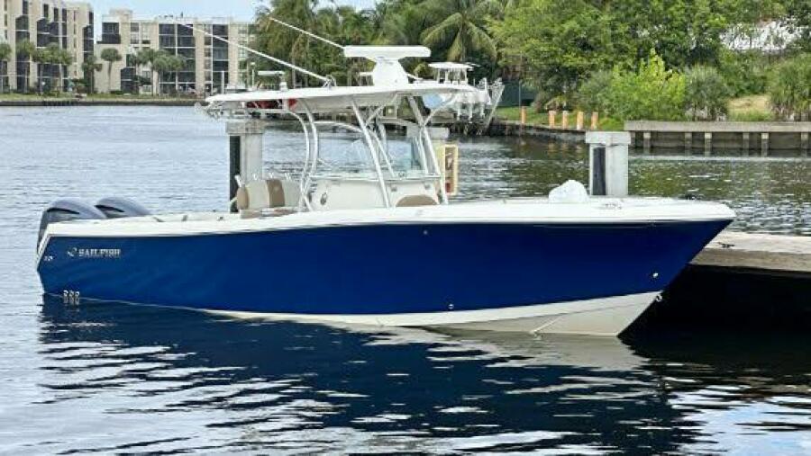 29' 2013 Sailfish 290 CC