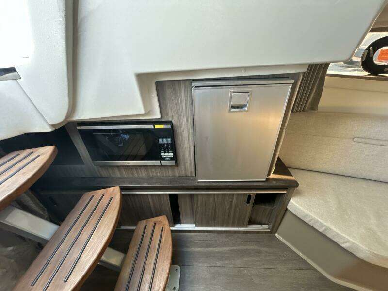 32ft Sea Ray Yacht For Sale