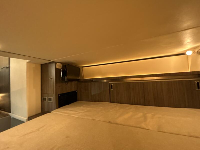 32' 2021 Sea Ray 320 Sundancer