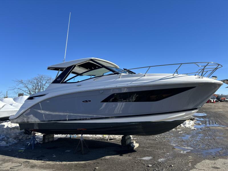 32' 2021 Sea Ray 320 Sundancer