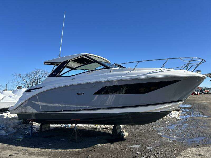 32ft Sea Ray Yacht For Sale