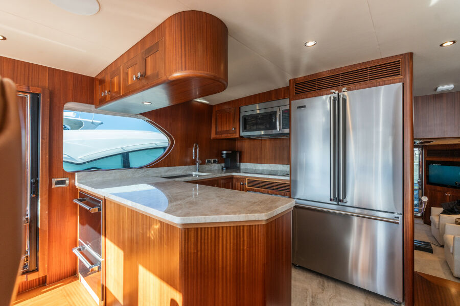 69' 2013 Ocean Alexander 65 PILOTHOUSE
