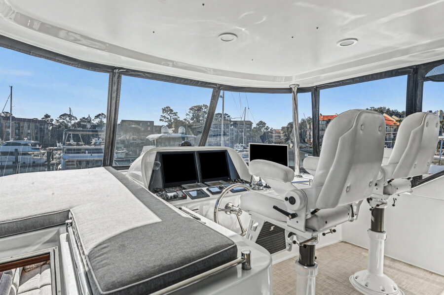 69' 2013 Ocean Alexander 65 PILOTHOUSE