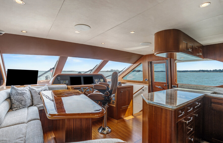 69' 2013 Ocean Alexander 65 PILOTHOUSE