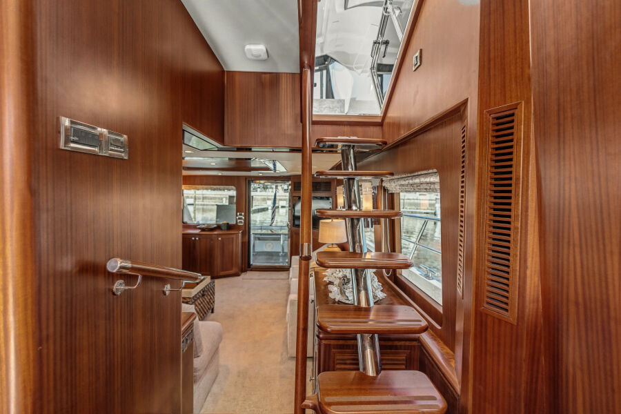 69' 2013 Ocean Alexander 65 PILOTHOUSE