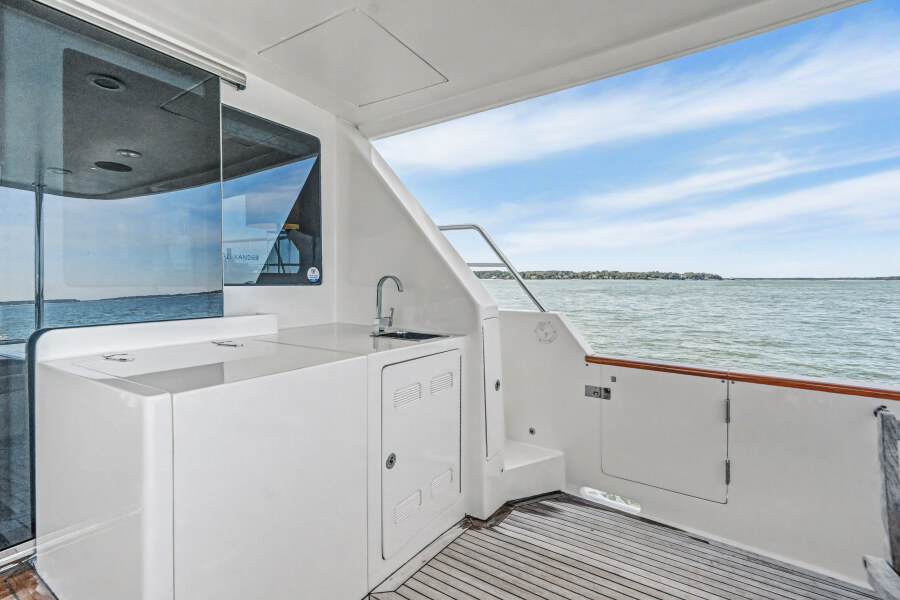 69' 2013 Ocean Alexander 65 PILOTHOUSE