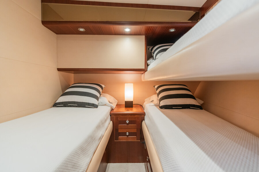 69' 2013 Ocean Alexander 65 PILOTHOUSE