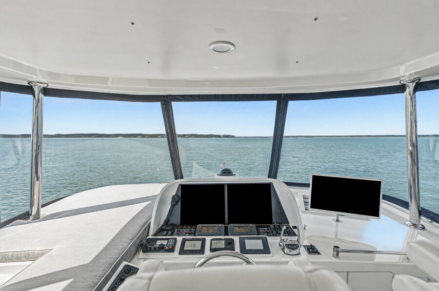 69' 2013 Ocean Alexander 65 PILOTHOUSE