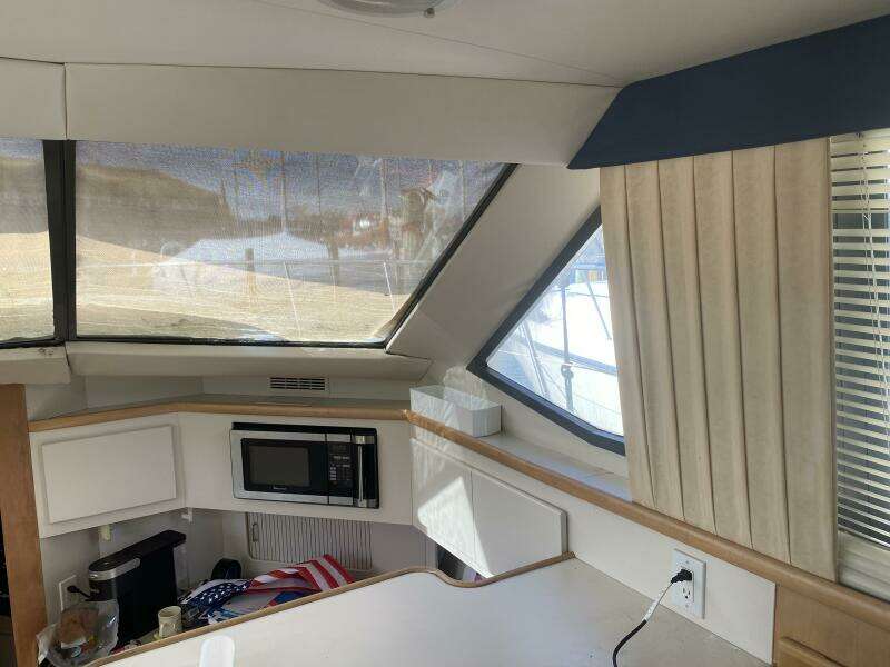 37ft Carver Yacht For Sale